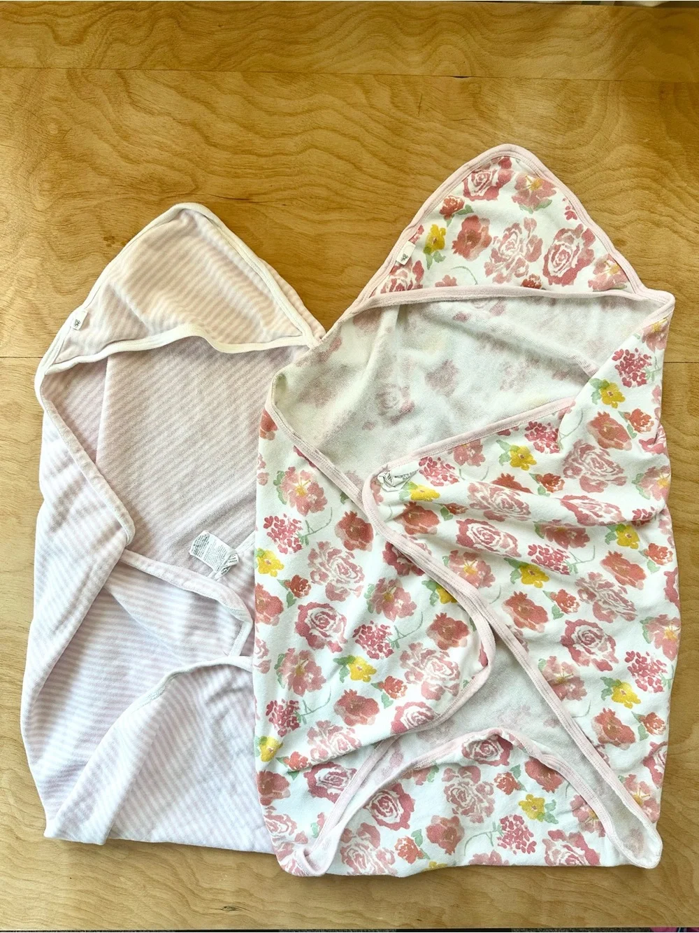 2 Burt’s Bees Baby Organic Cotton Hooded Towels Bath Wrap Bundle Pink Floral
